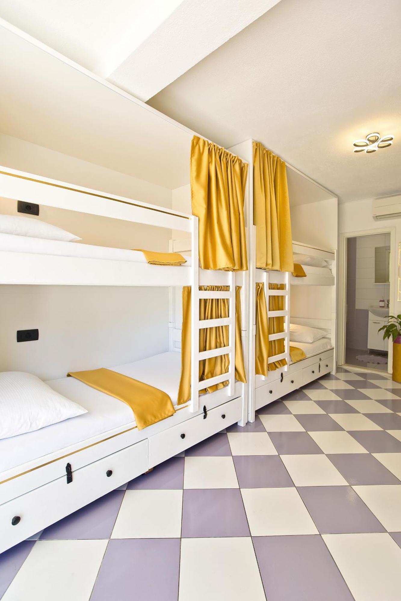 Zorana Hostel