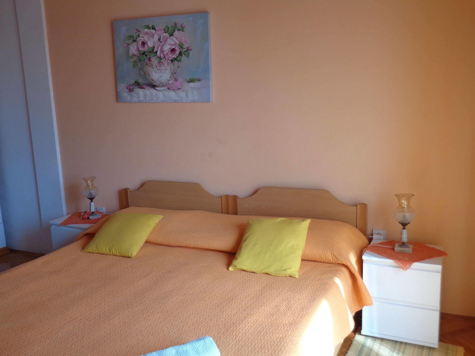 Zorana Hostel Hvar Town