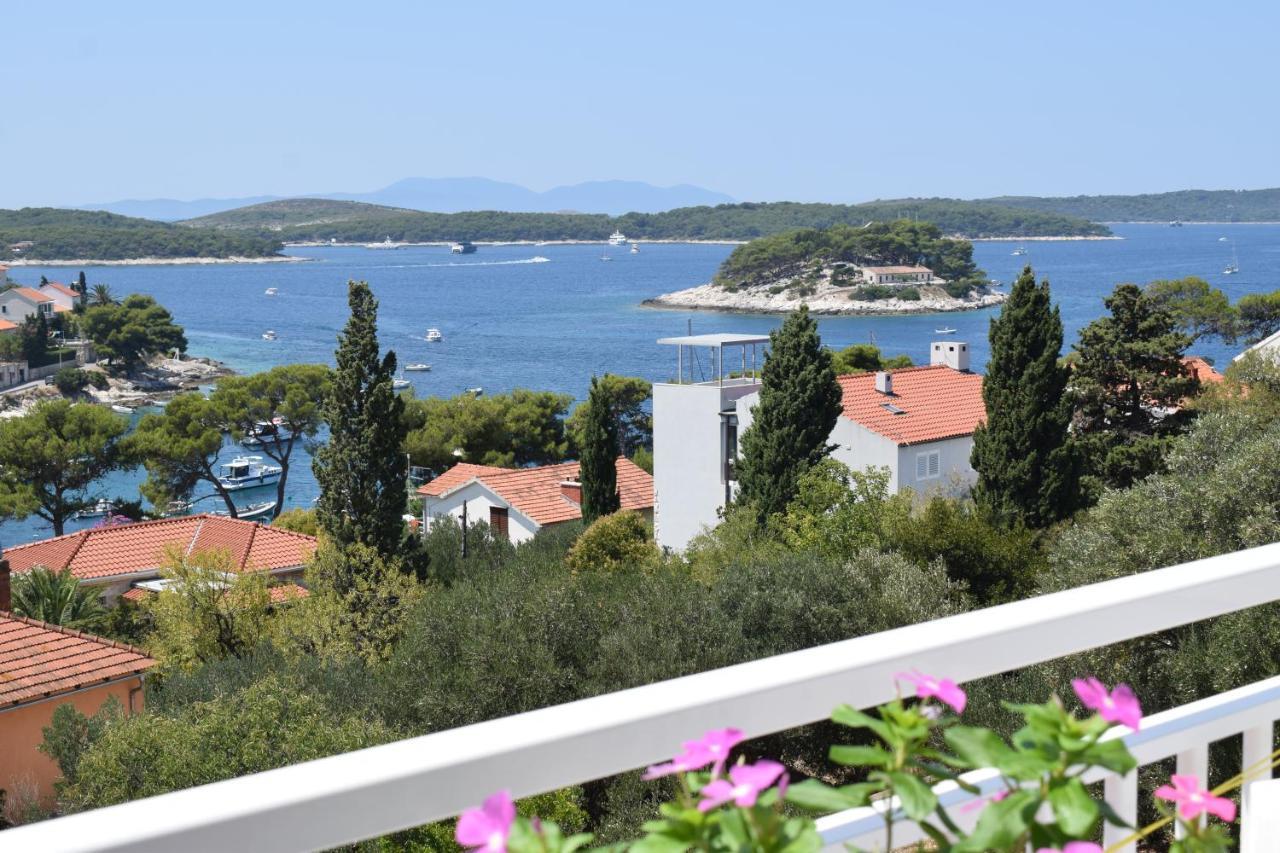 Zorana Hostel Hvar Town